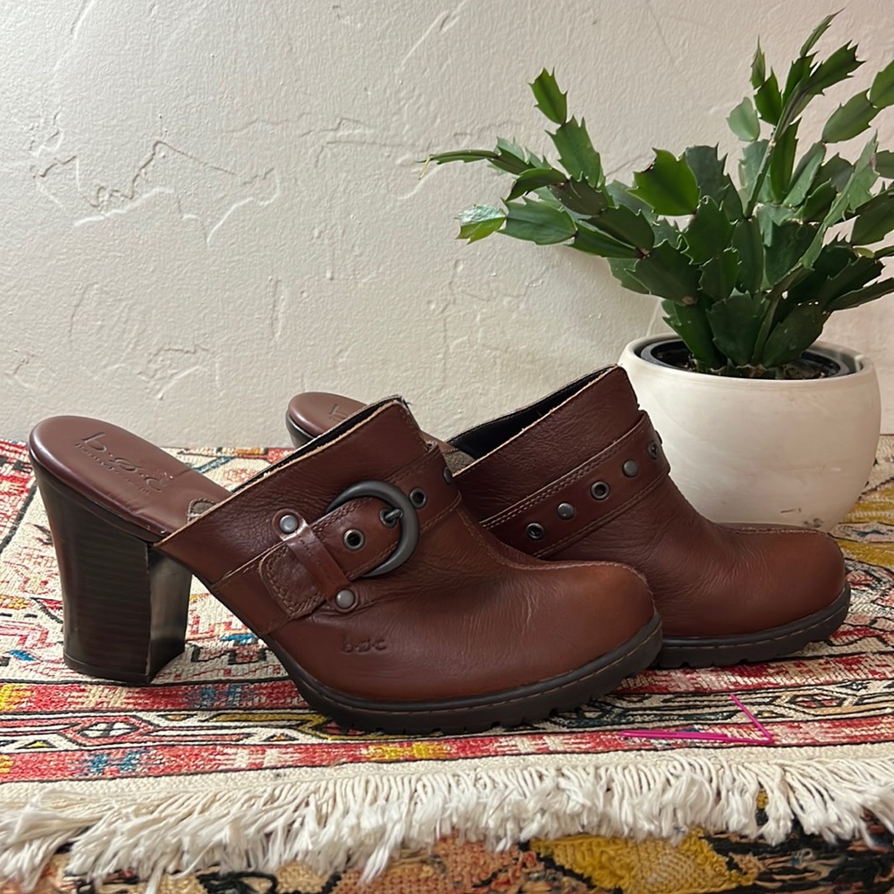 Sz 9/40.5 W Leather Mules Clogs Born BOC Fall Cute Shoes - excellent condition